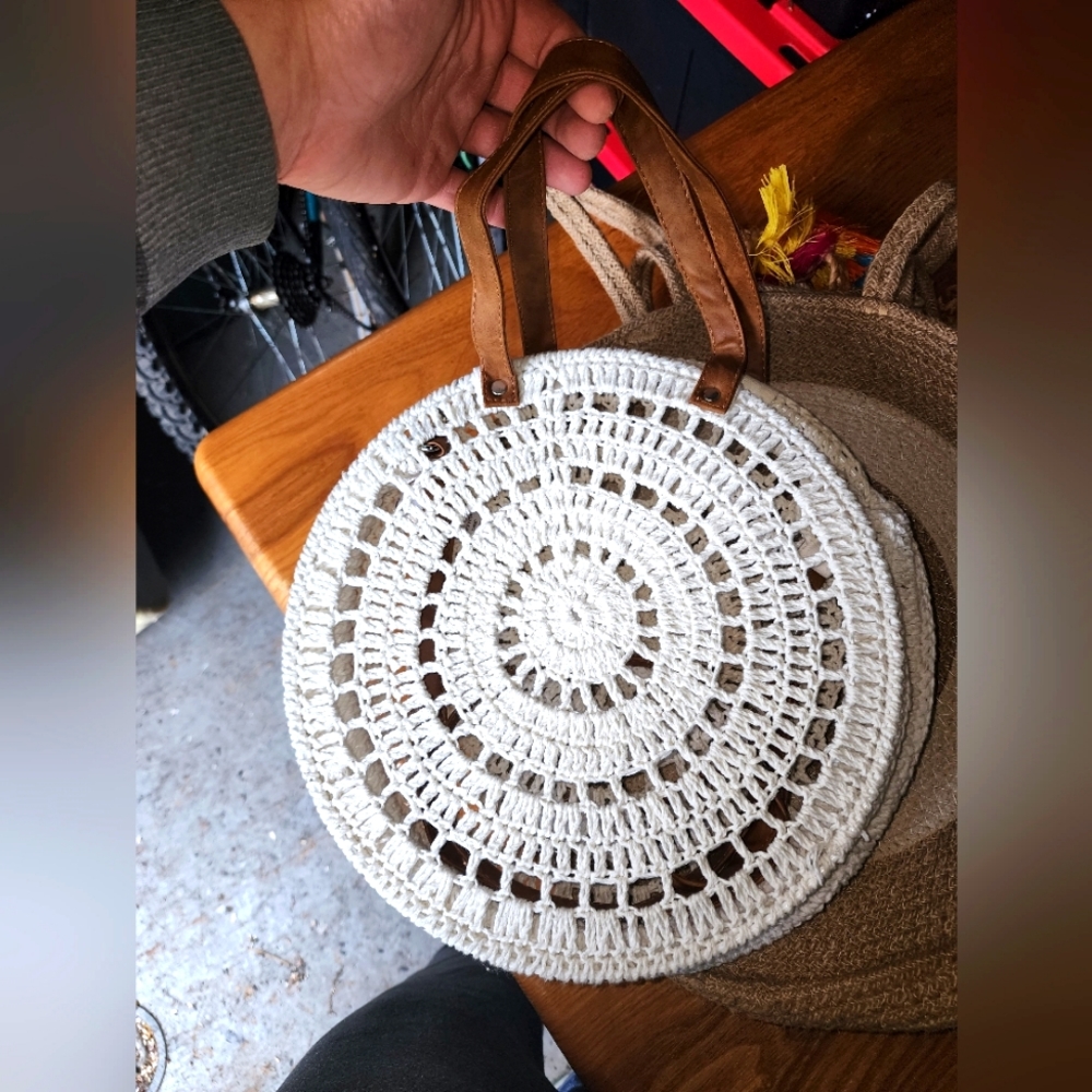 Mallis Accessories  "12 Round Crocheted Woven Crossbody